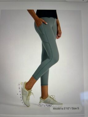 Vuori Stride leggings in light green